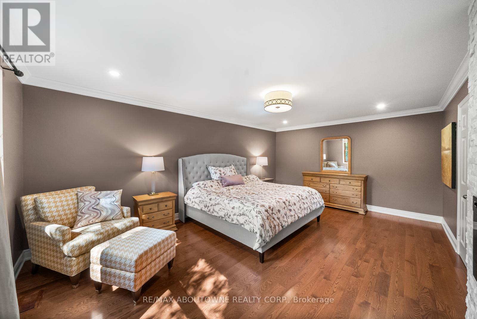 Photo 23 of 2262 Constance Drive, Oakville ON