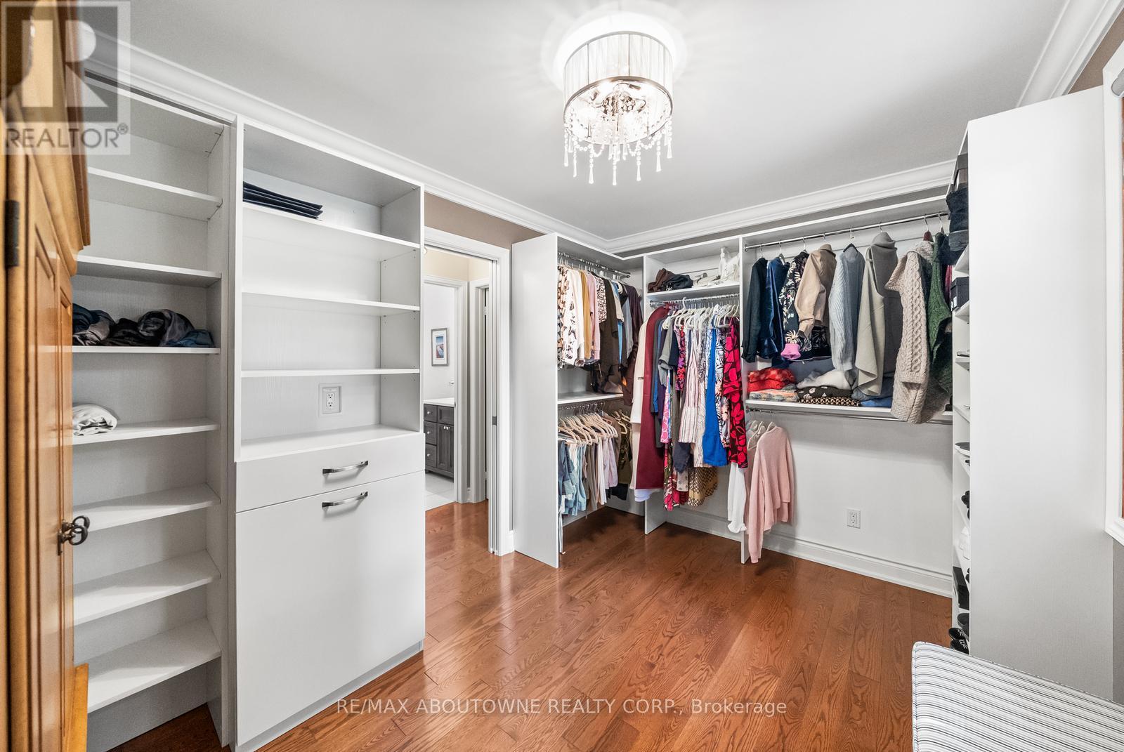 Photo 29 of 2262 Constance Drive, Oakville ON