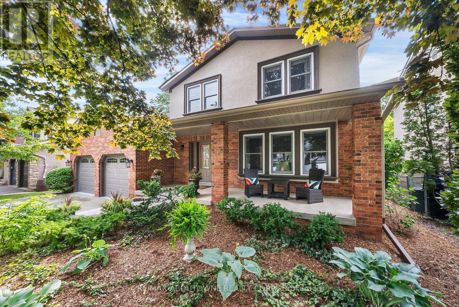 Photo 4 of 2262 Constance Drive, Oakville ON