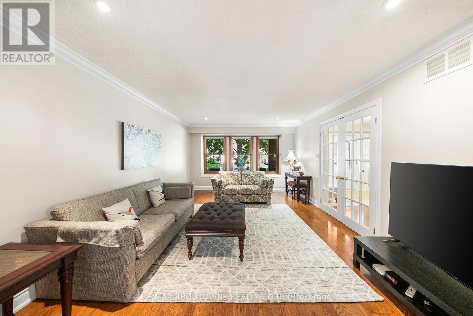 Photo 7 of 2262 Constance Drive, Oakville ON