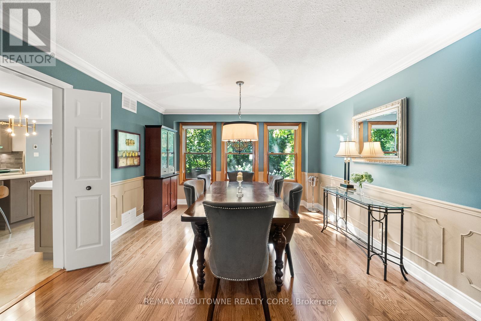 Photo 9 of 2262 Constance Drive, Oakville ON