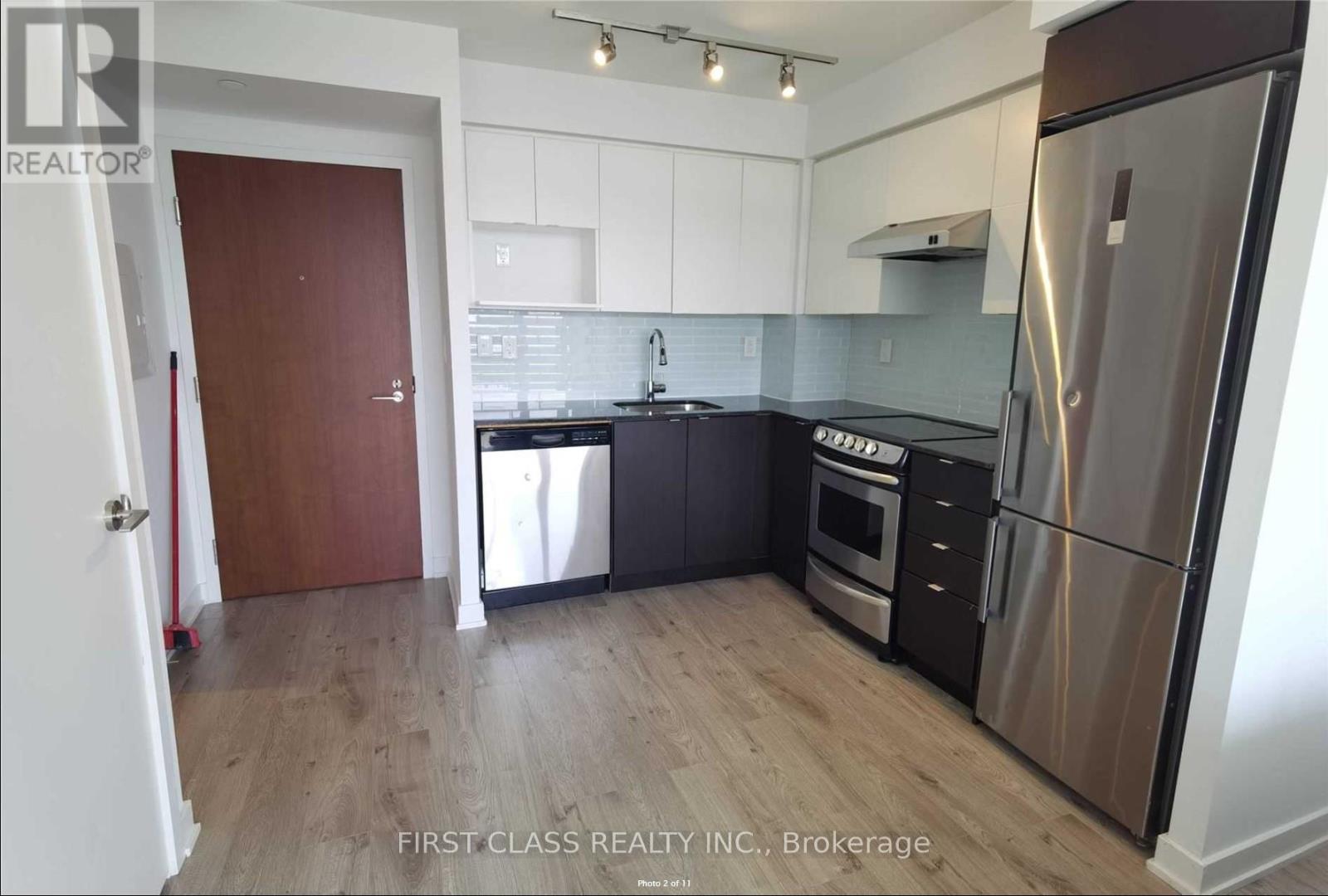 Photo 8 of 621 160 Flemington Road, Toronto ON