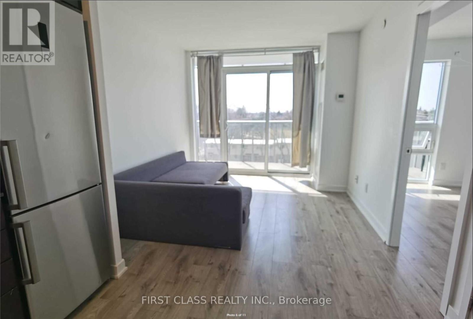 Photo 4 of 621 160 Flemington Road, Toronto ON