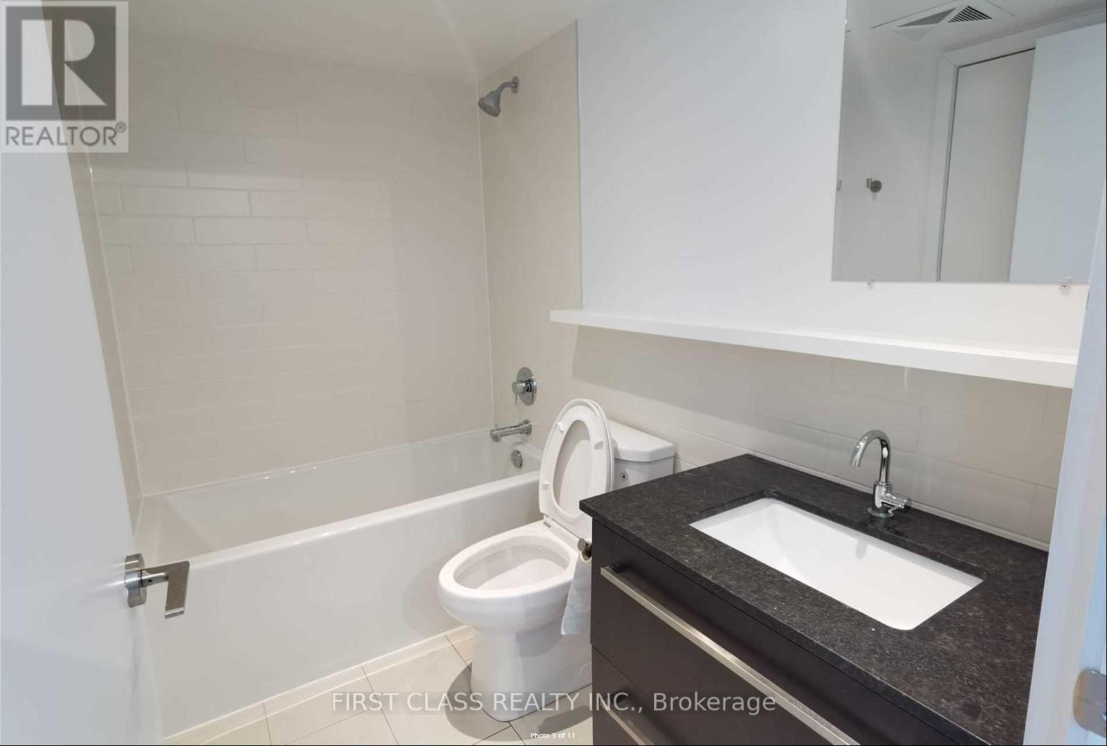 Photo 10 of 621 160 Flemington Road, Toronto ON