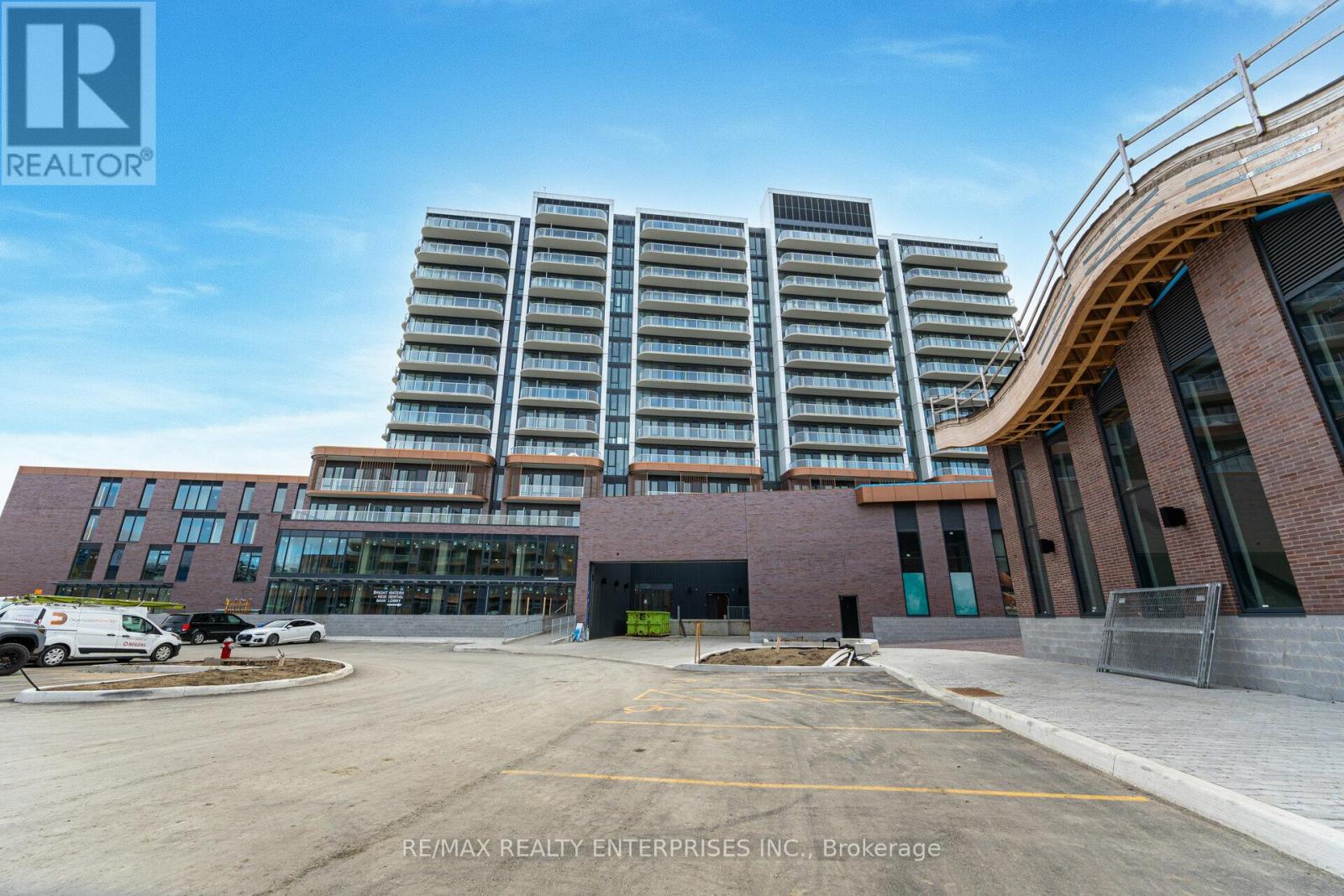 Photo 9 of 613 220 Missinnihe Way, Mississauga ON