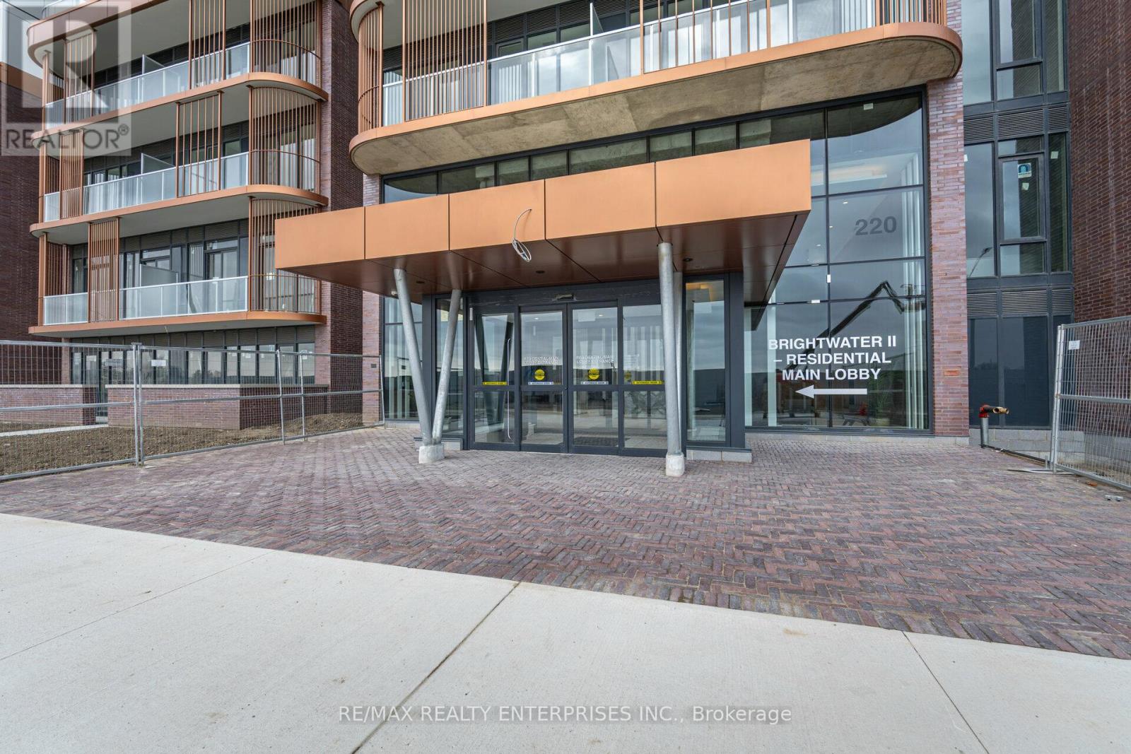 Photo 8 of 613 220 Missinnihe Way, Mississauga ON