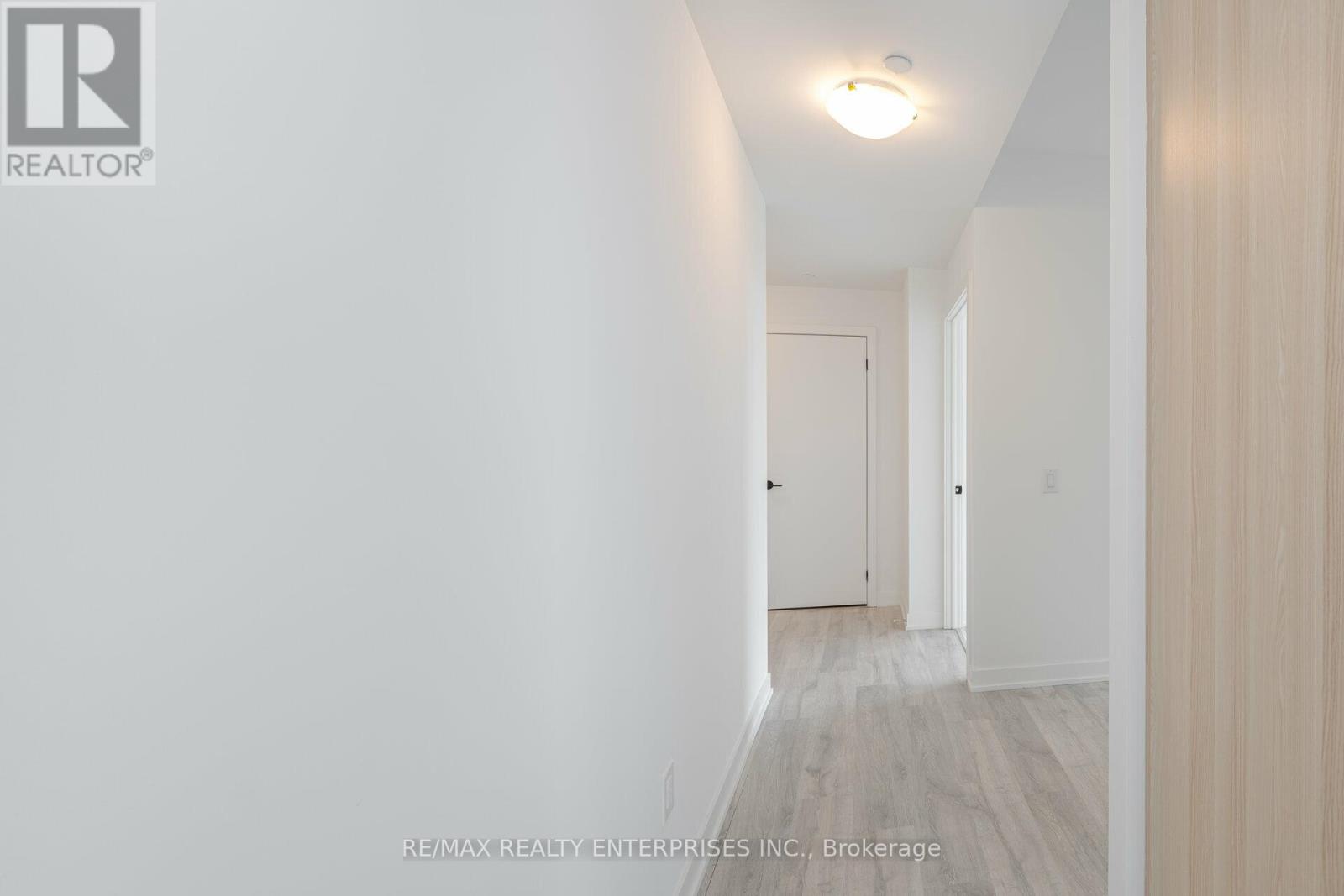 Photo 33 of 613 220 Missinnihe Way, Mississauga ON