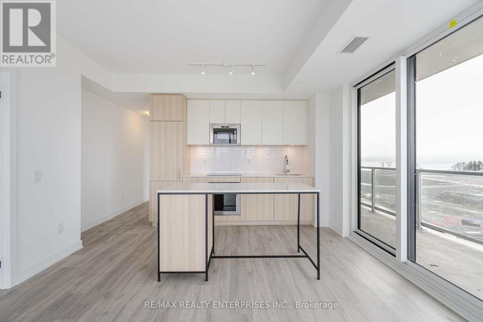 Photo 32 of 613 220 Missinnihe Way, Mississauga ON