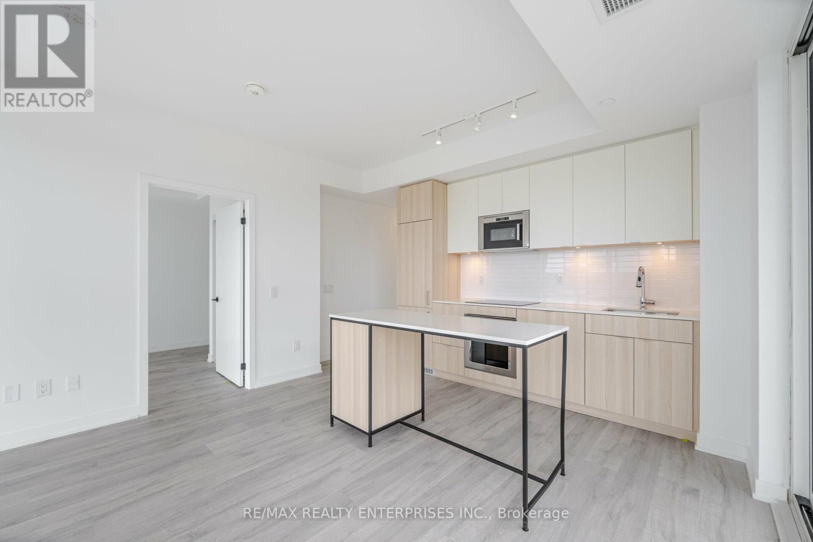 Photo 23 of 613 220 Missinnihe Way, Mississauga ON