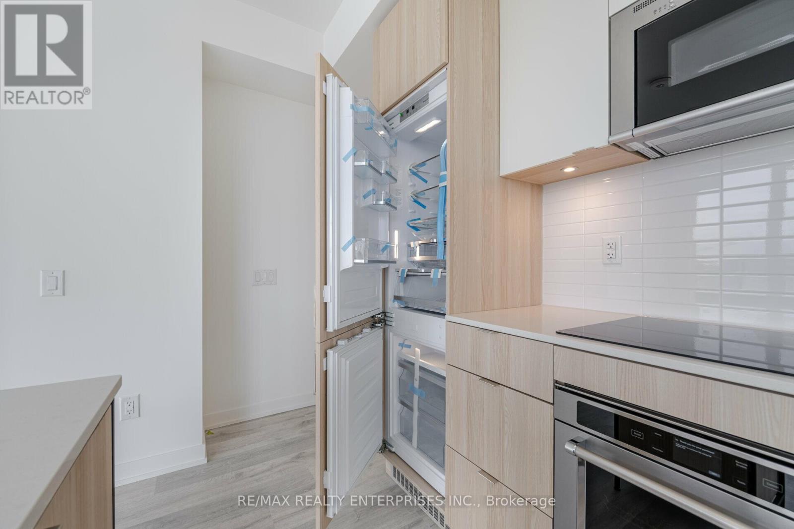 Photo 31 of 613 220 Missinnihe Way, Mississauga ON