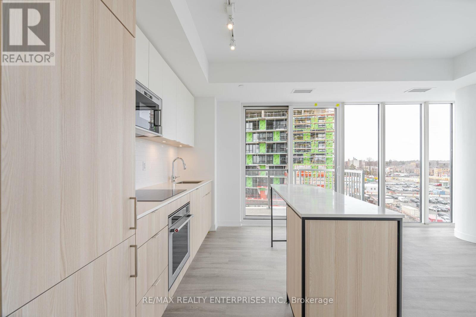 Photo 19 of 613 220 Missinnihe Way, Mississauga ON