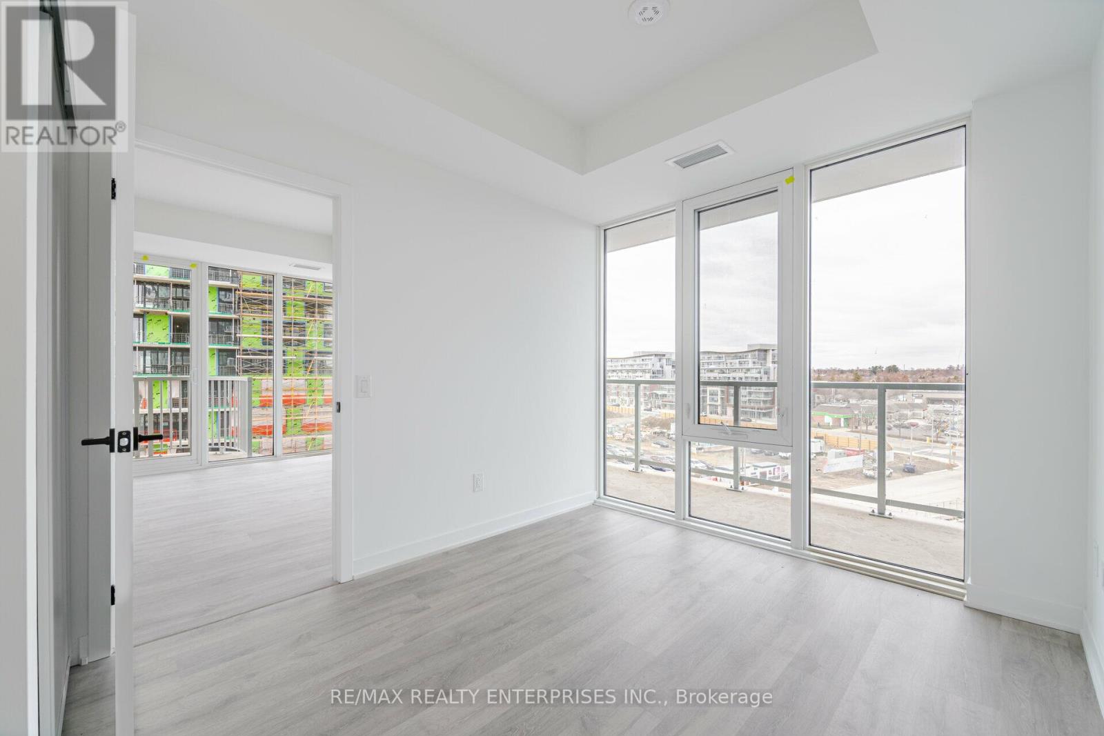 Photo 36 of 613 220 Missinnihe Way, Mississauga ON