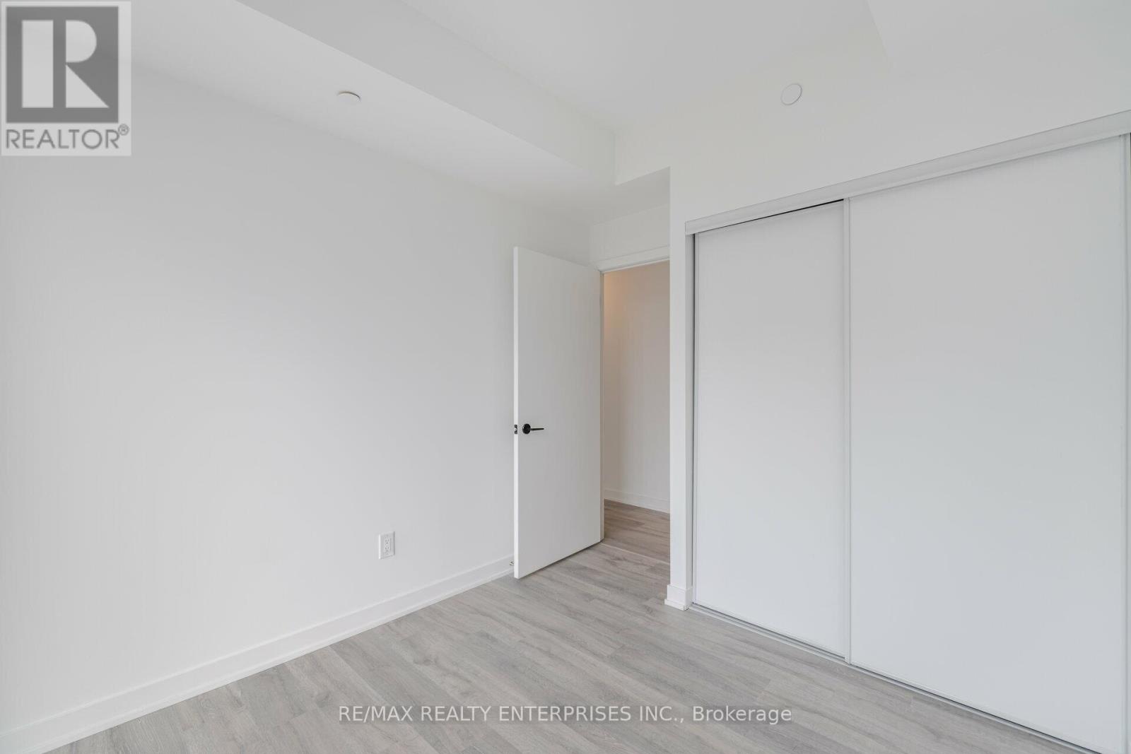 Photo 21 of 613 220 Missinnihe Way, Mississauga ON