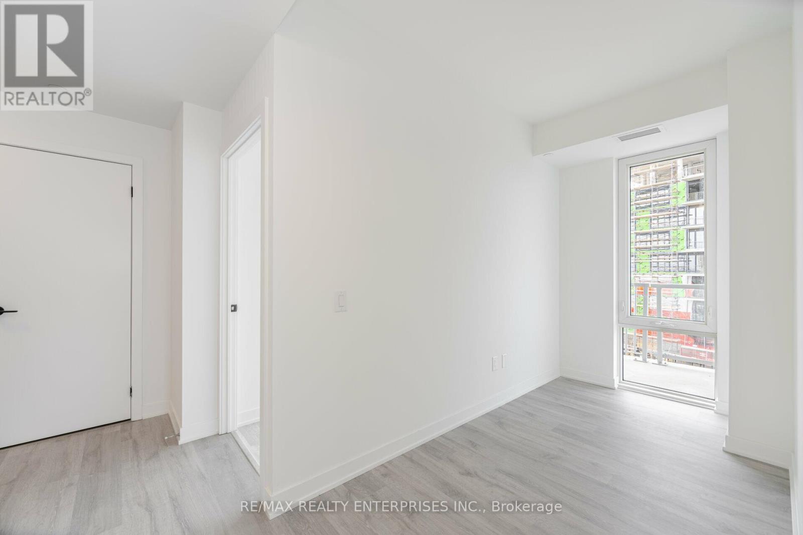 Photo 37 of 613 220 Missinnihe Way, Mississauga ON