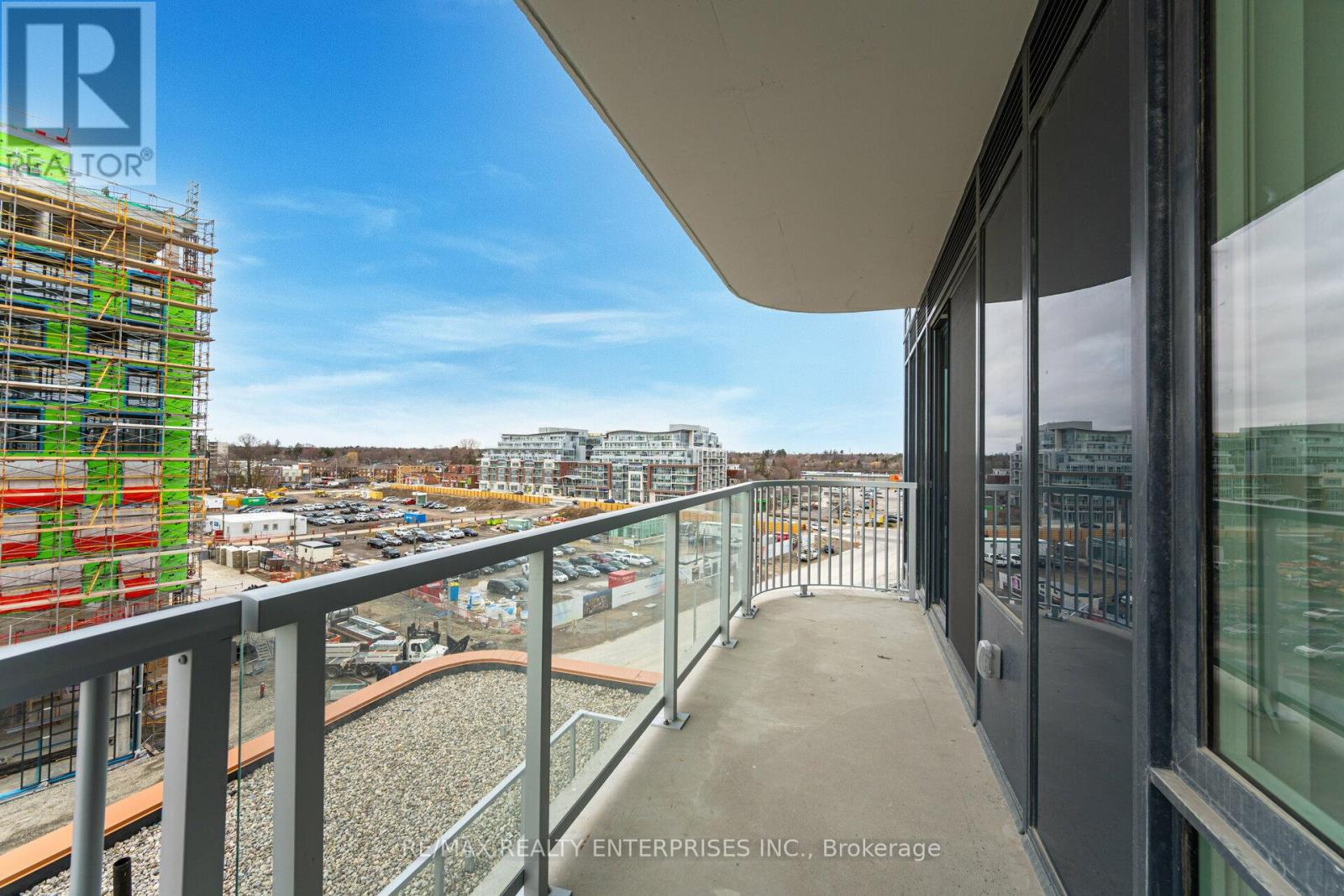 Photo 2 of 613 220 Missinnihe Way, Mississauga ON