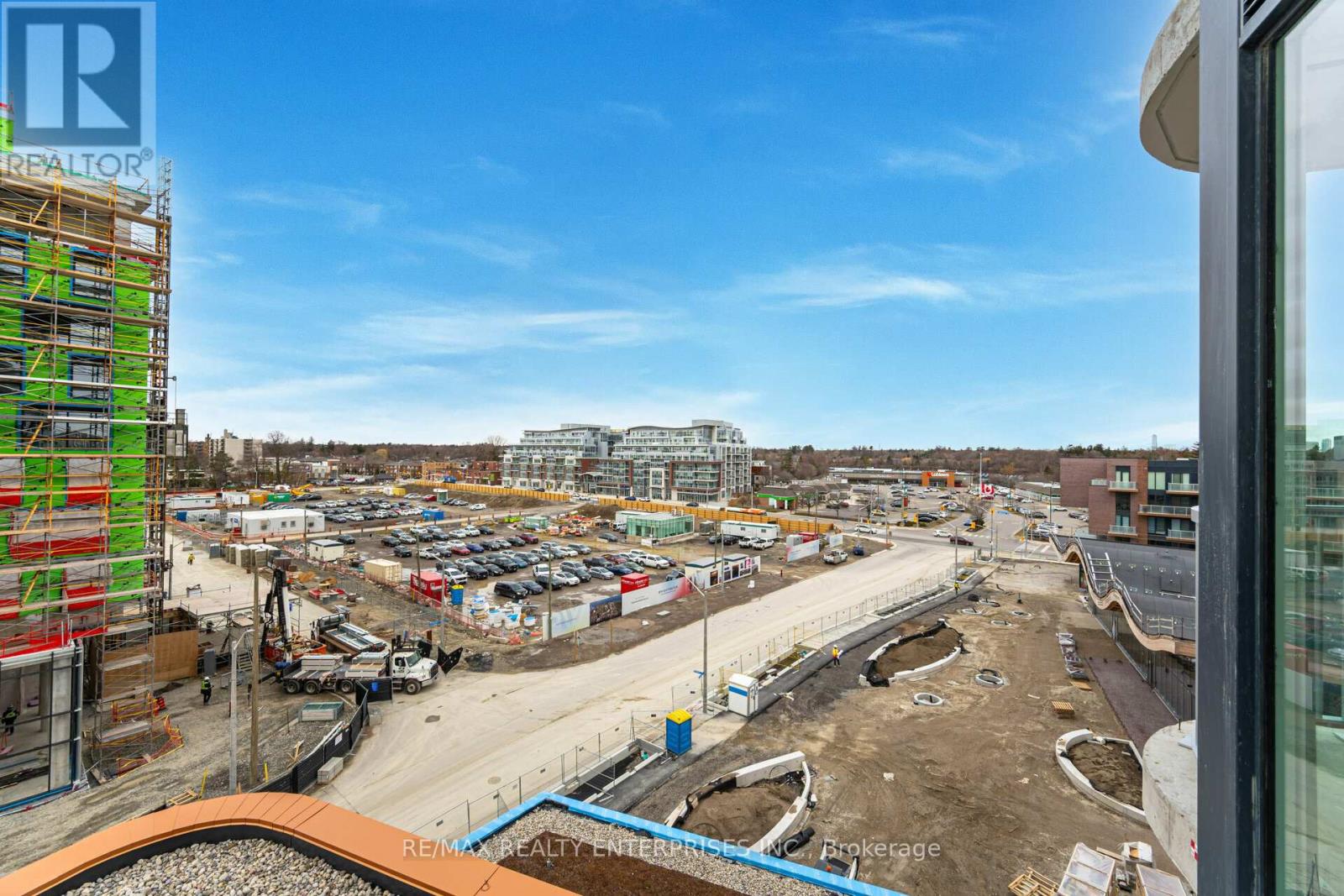 Photo 35 of 613 220 Missinnihe Way, Mississauga ON