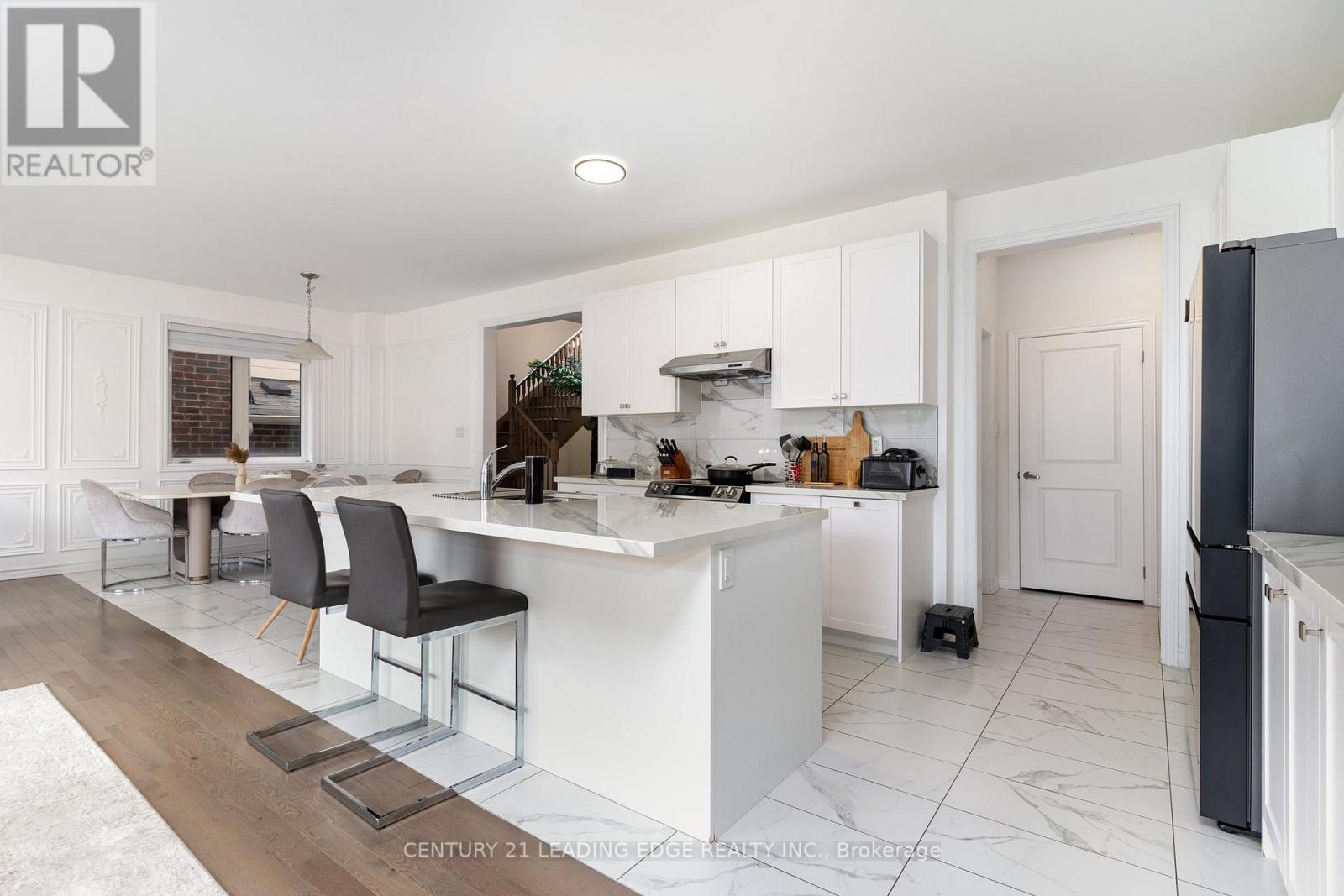 35 PETCH AVENUE - 25