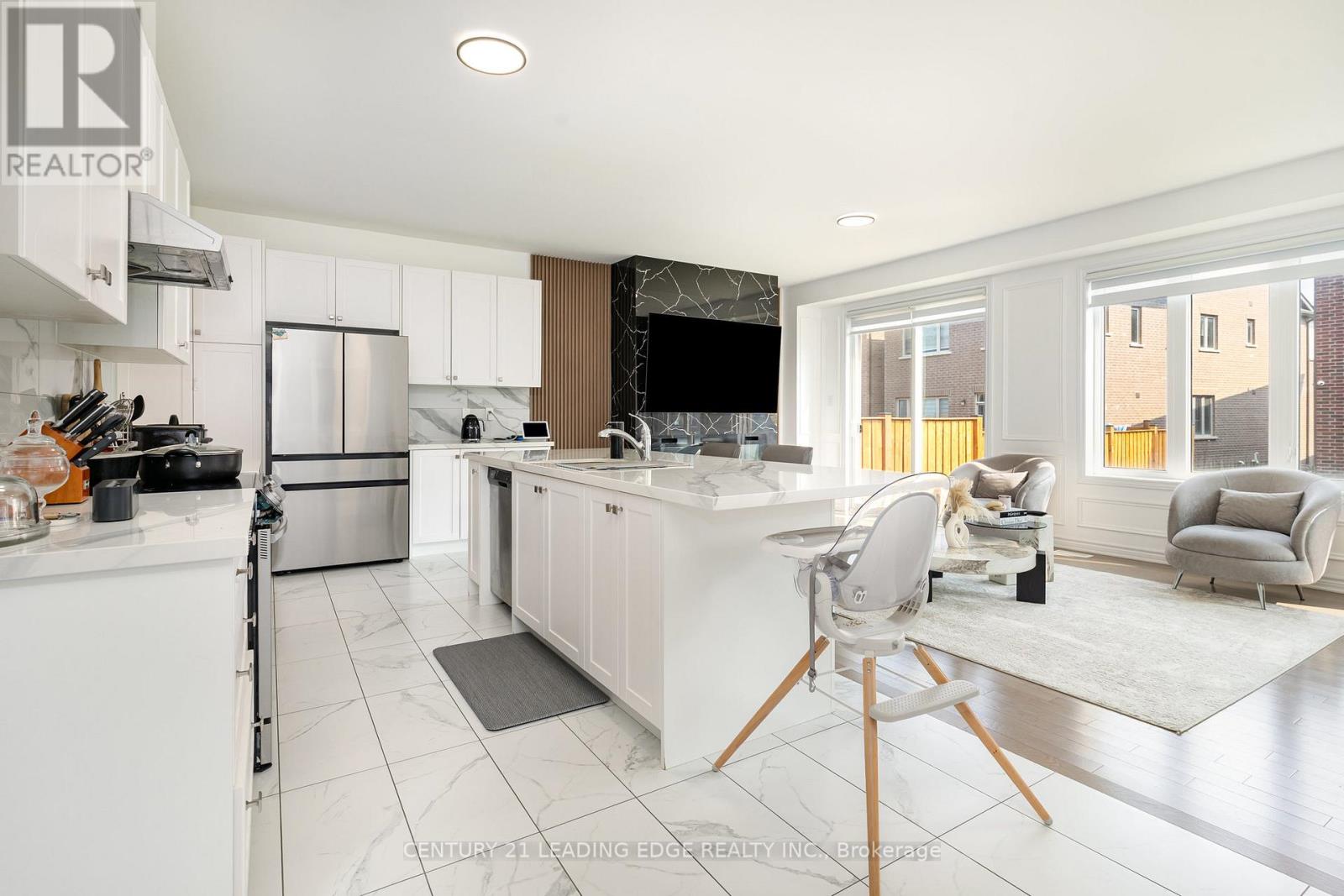 35 PETCH AVENUE - 27