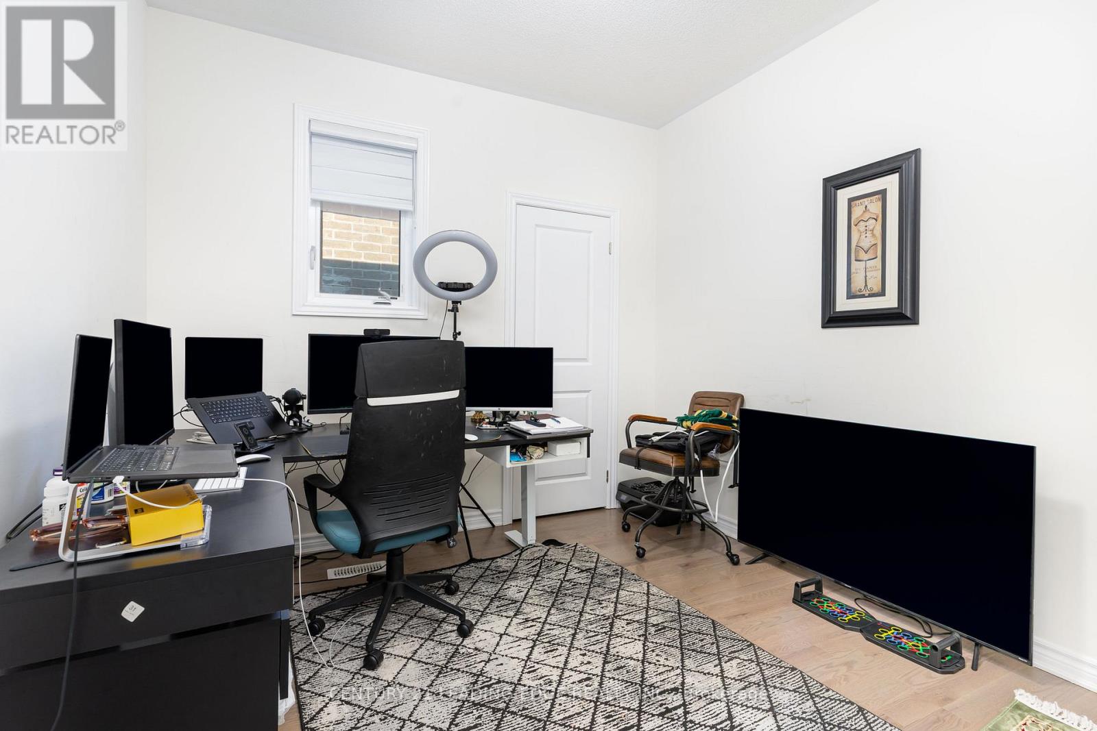 35 PETCH AVENUE - 29