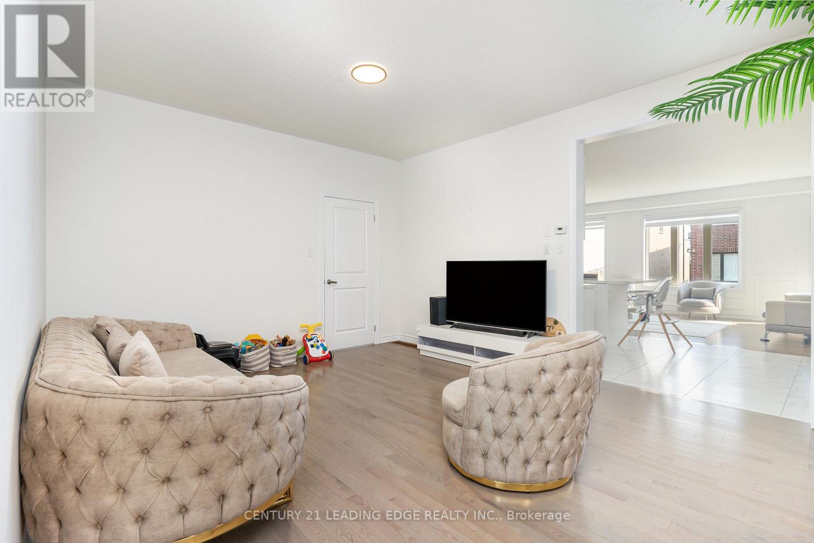 35 PETCH AVENUE - 4