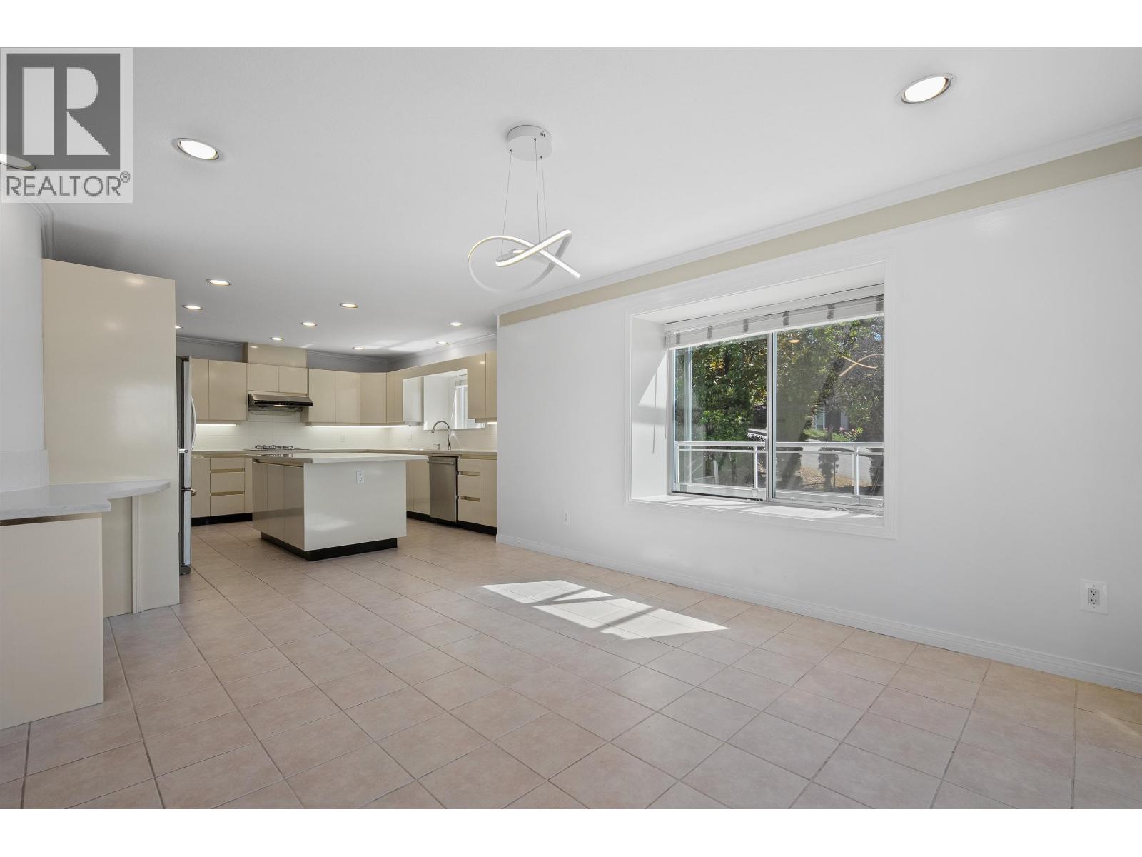Photo 15 of 8419 Mcgregor Avenue, Burnaby BC