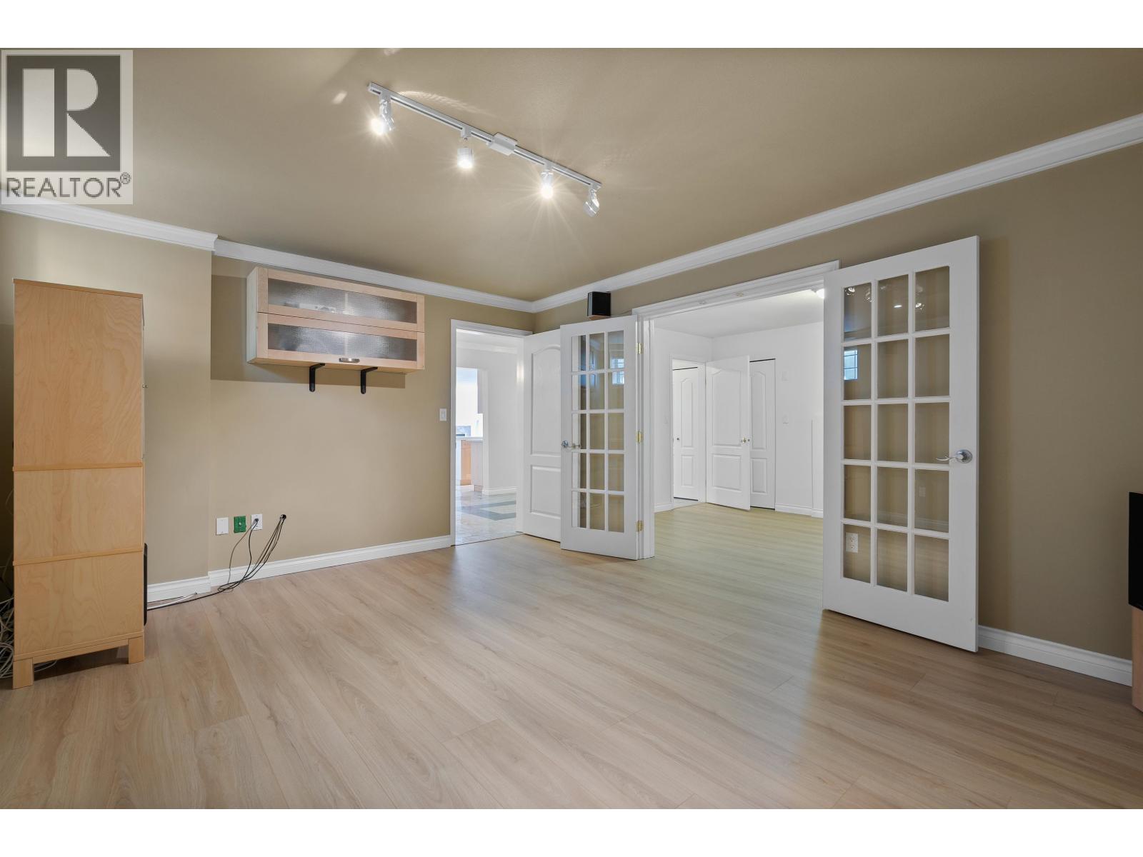 Photo 10 of 8419 Mcgregor Avenue, Burnaby BC