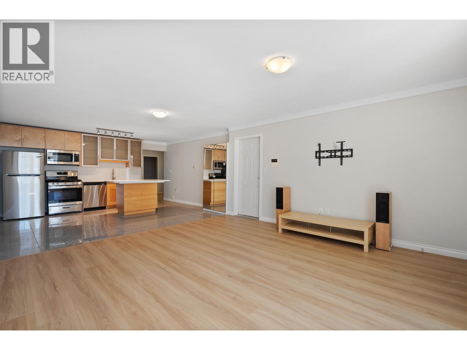 Photo 5 of 8419 Mcgregor Avenue, Burnaby BC