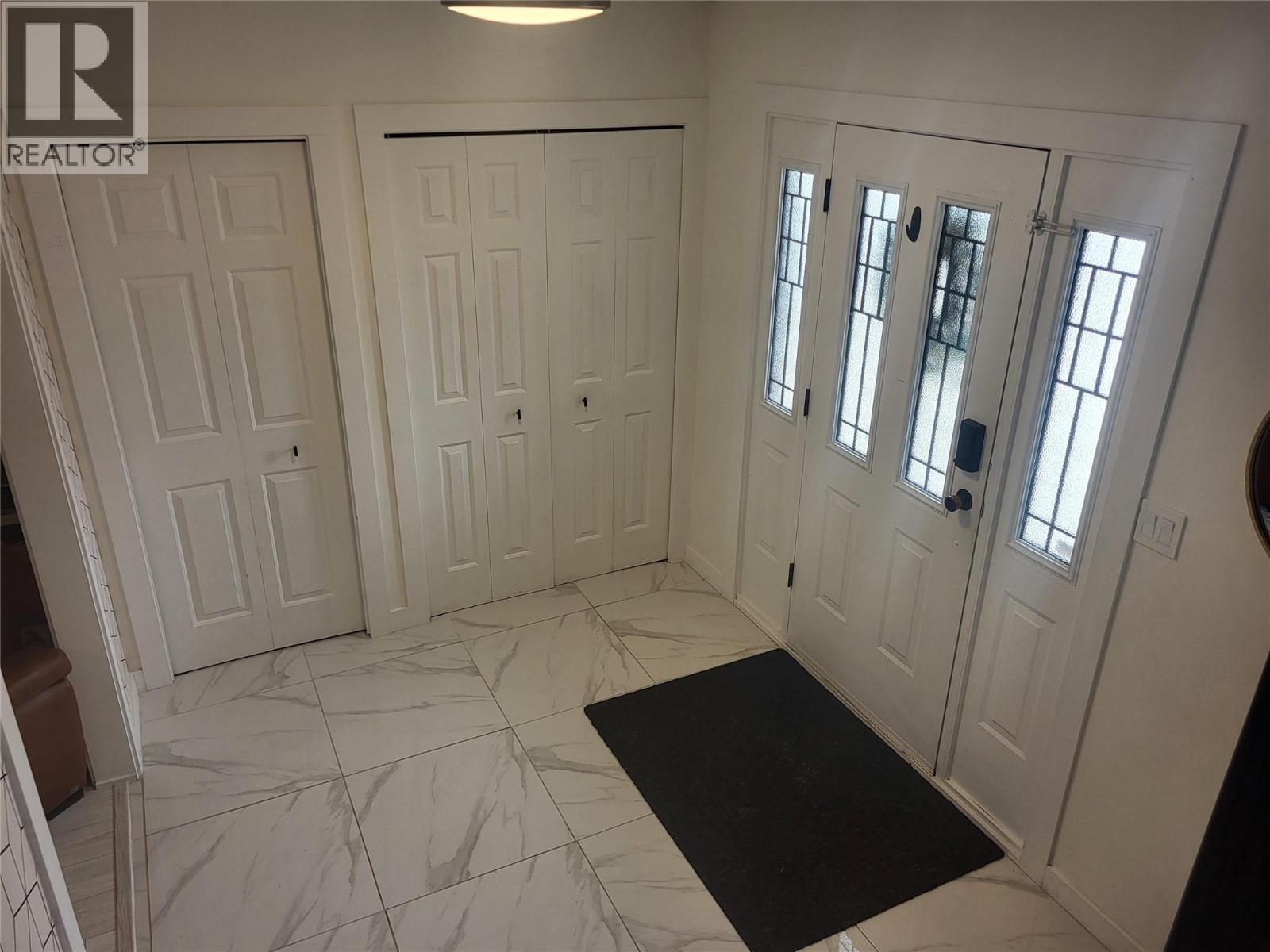 9504 Hummingbird Lane, Osoyoos