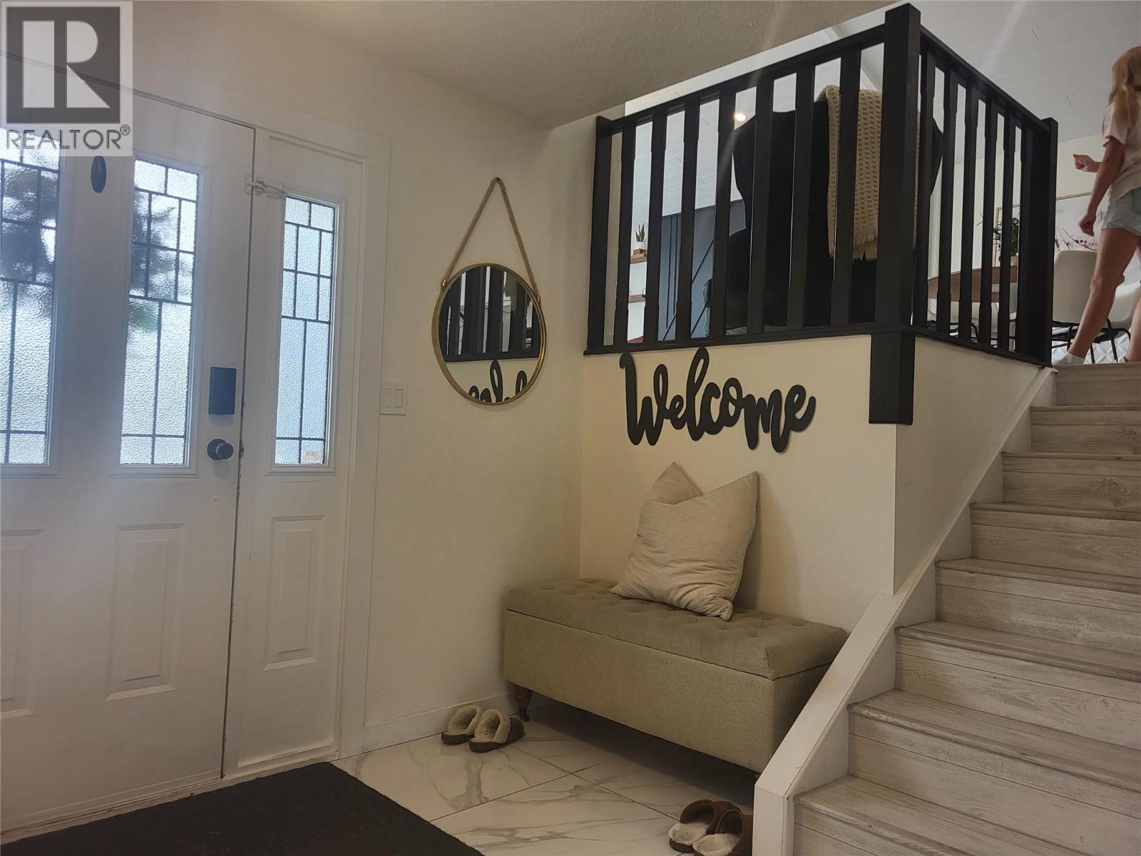 9504 Hummingbird Lane, Osoyoos