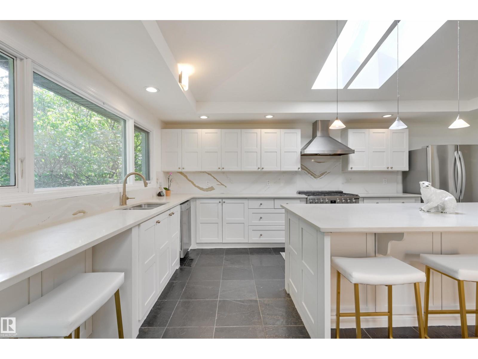 Photo 60 of 14712 Park Dr Nw, Edmonton AB