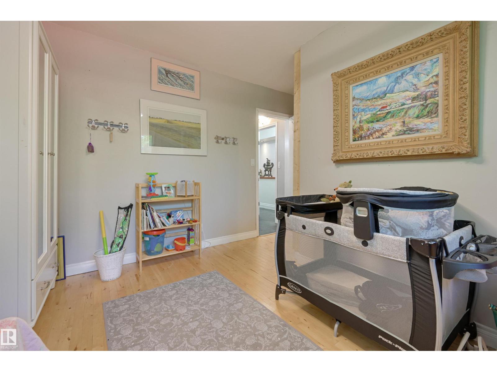Photo 13 of 14712 Park Dr Nw, Edmonton AB