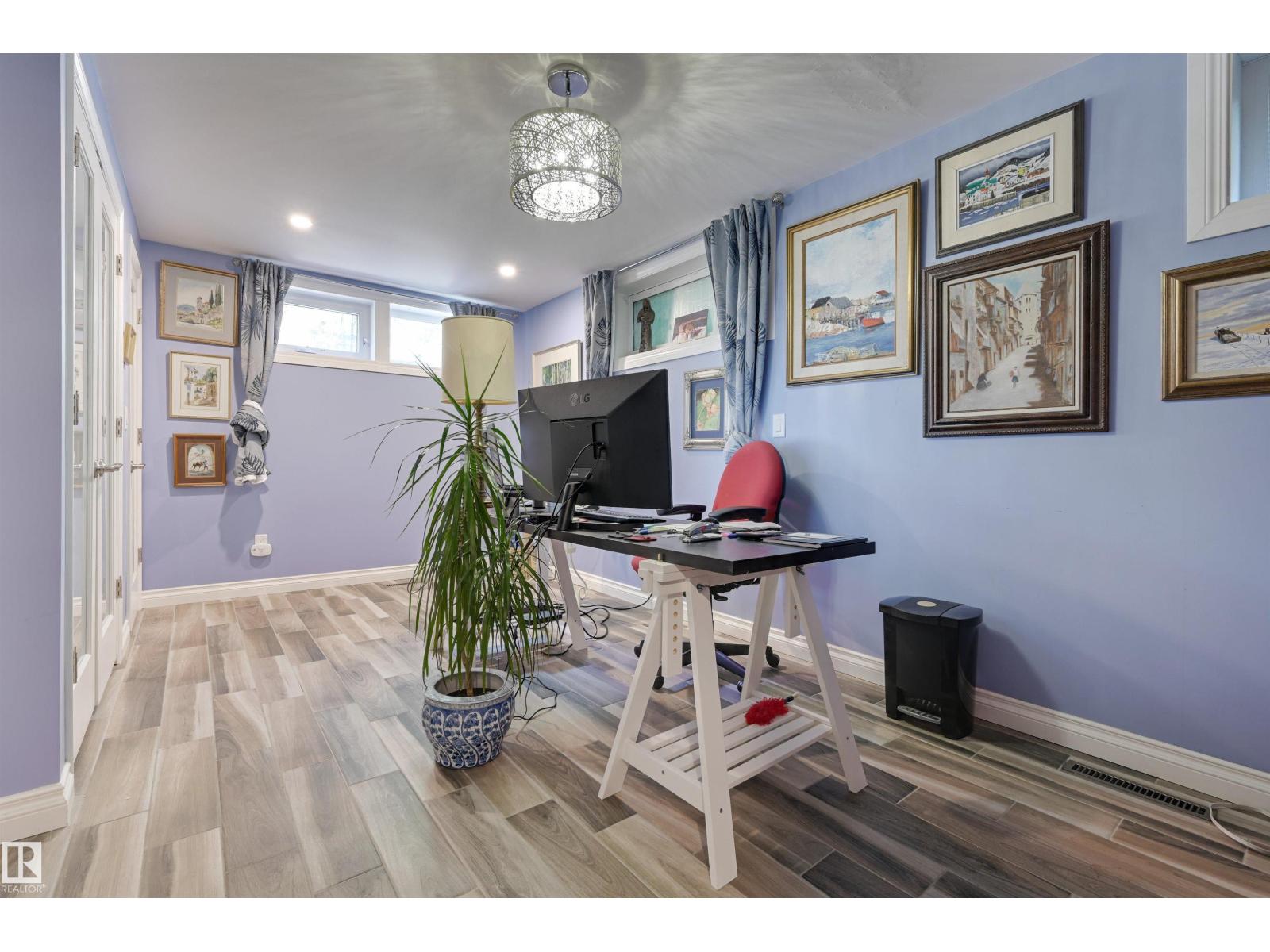 Photo 11 of 14712 Park Dr Nw, Edmonton AB