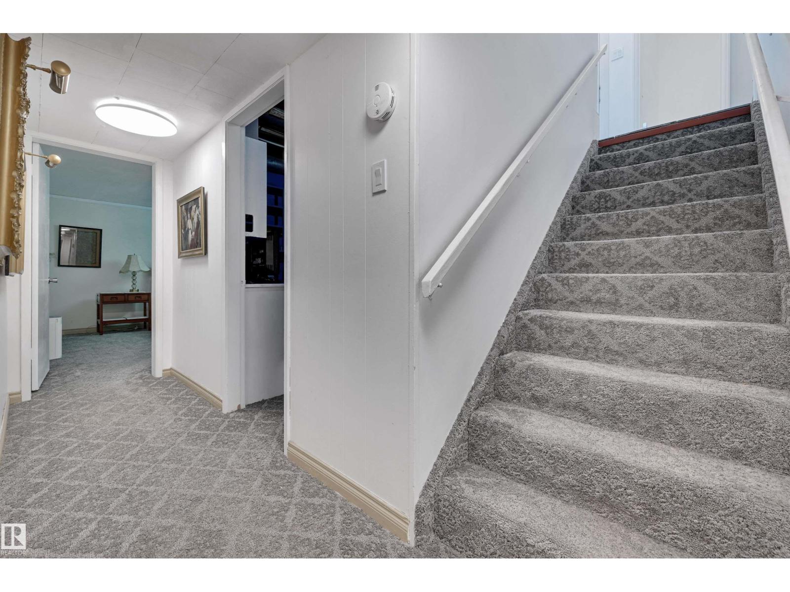 Photo 12 of 14712 Park Dr Nw, Edmonton AB