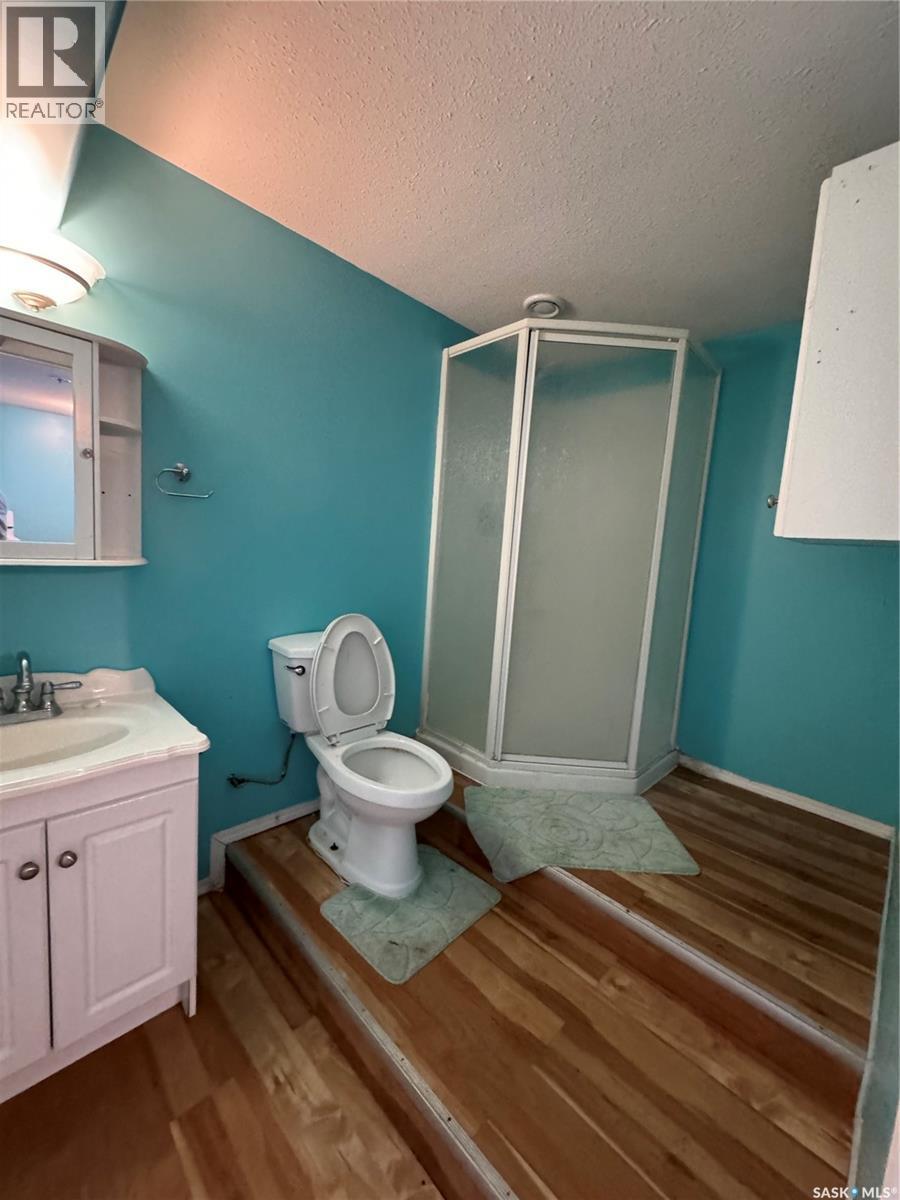 Photo 5 of 701 2nd Avenue E, Shellbrook SK