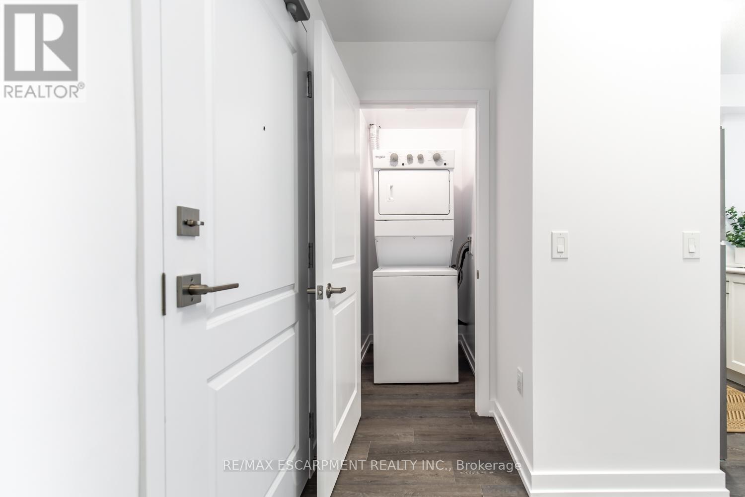 Photo 1 of 103 5055 Greenlane Road, Lincoln ON