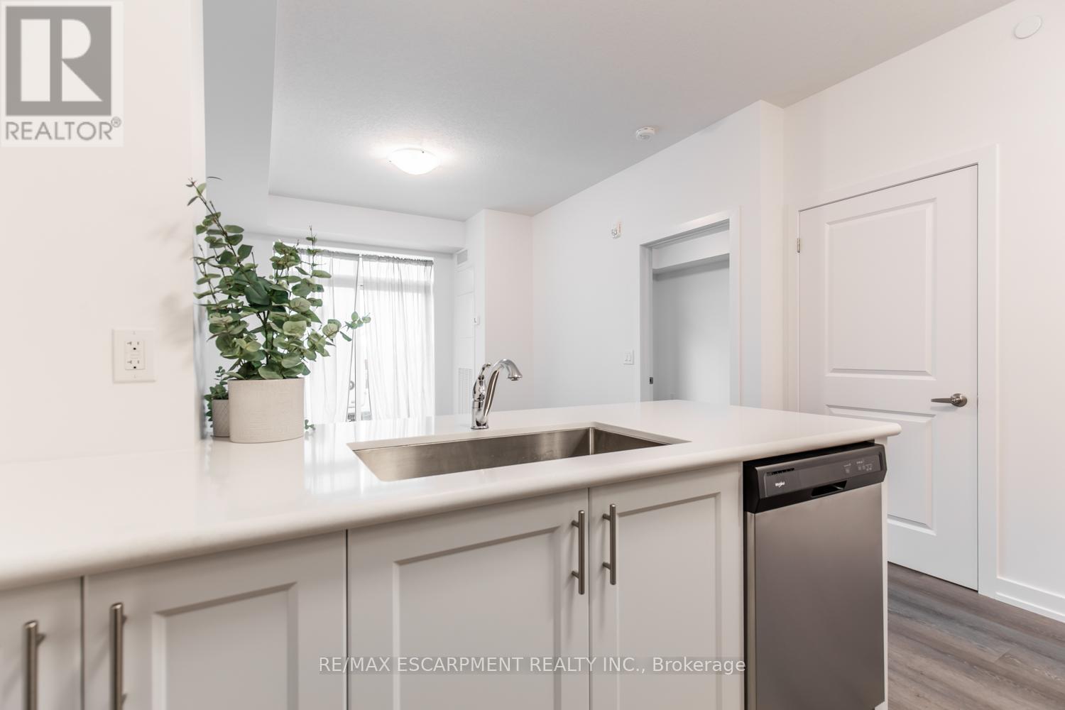 Photo 15 of 103 5055 Greenlane Road, Lincoln ON
