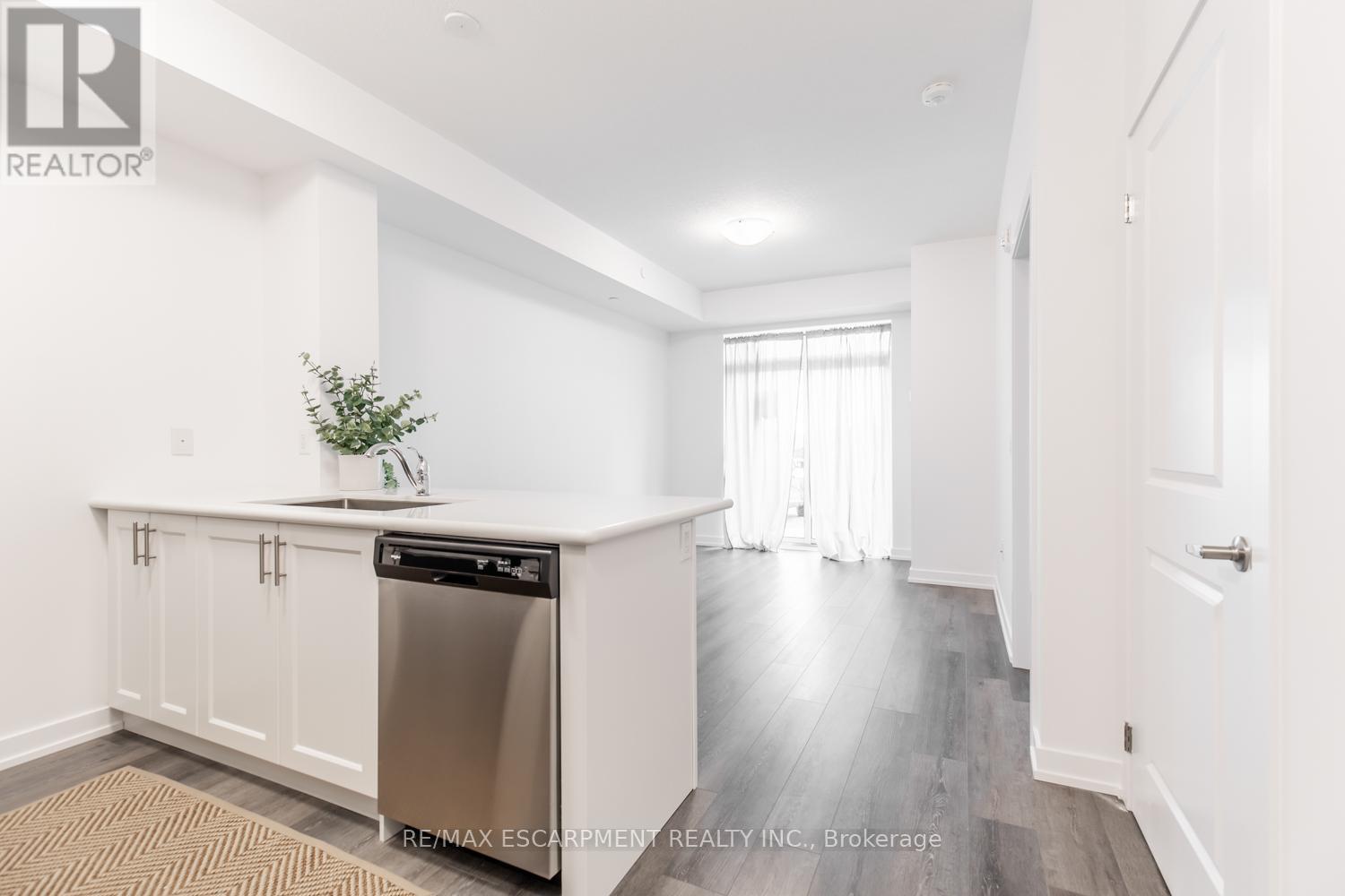 Photo 25 of 103 5055 Greenlane Road, Lincoln ON