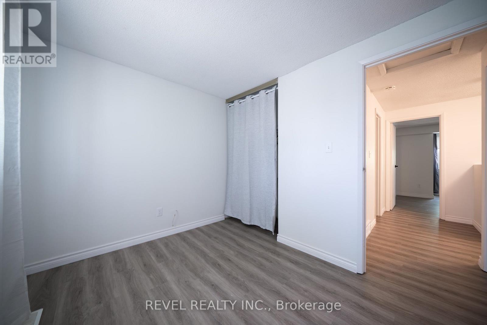 Photo 16 of 90 White Owl Crescent, Brantford ON