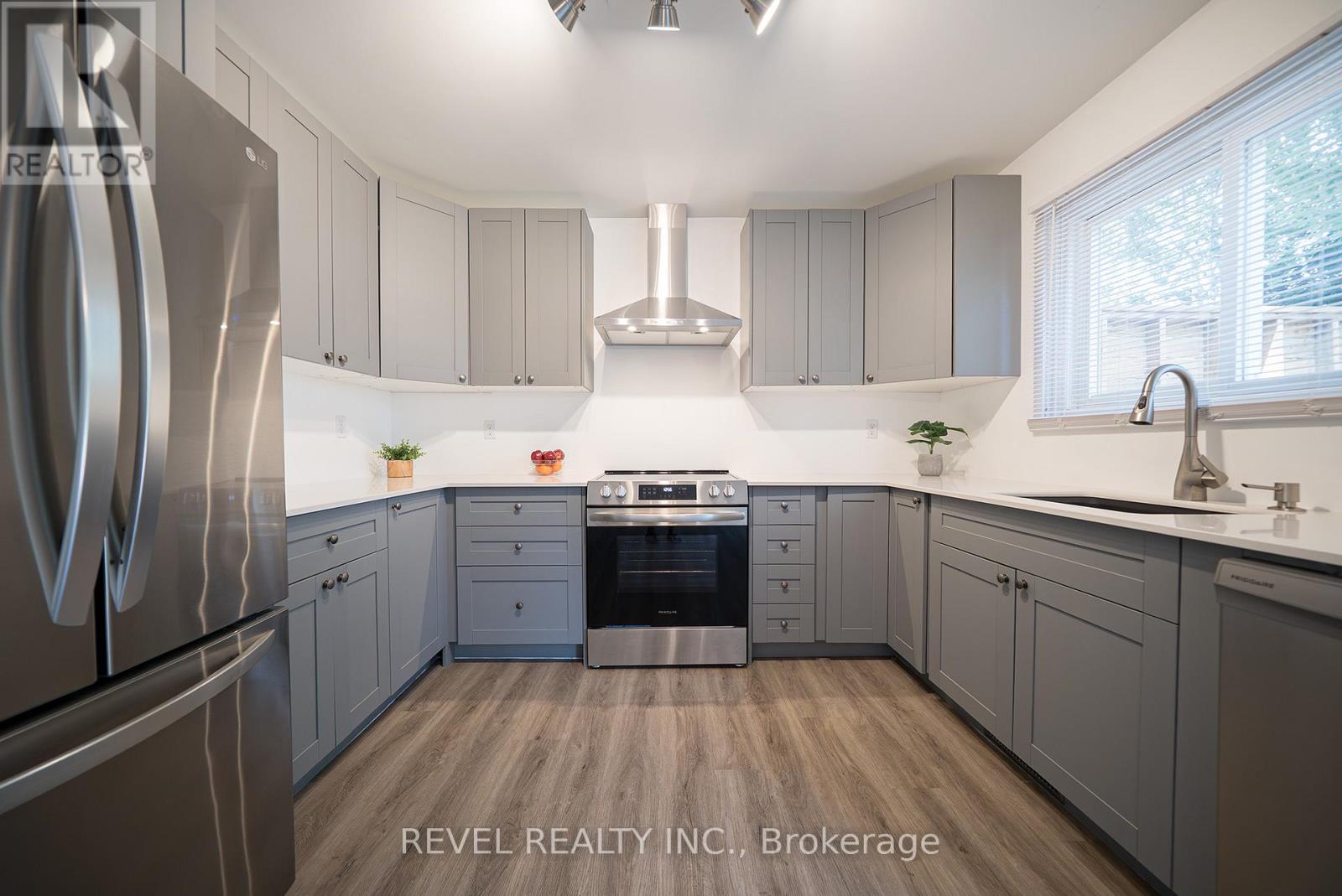Photo 6 of 90 White Owl Crescent, Brantford ON