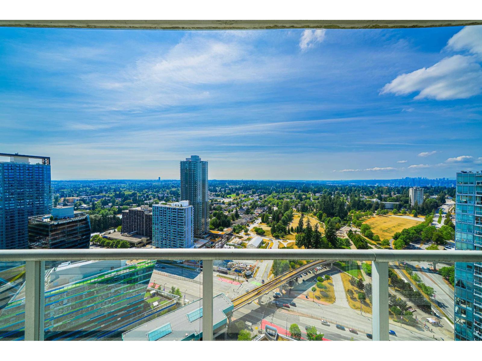 Photo 17 of 3607 9981 Whalley Boulevard, Surrey BC