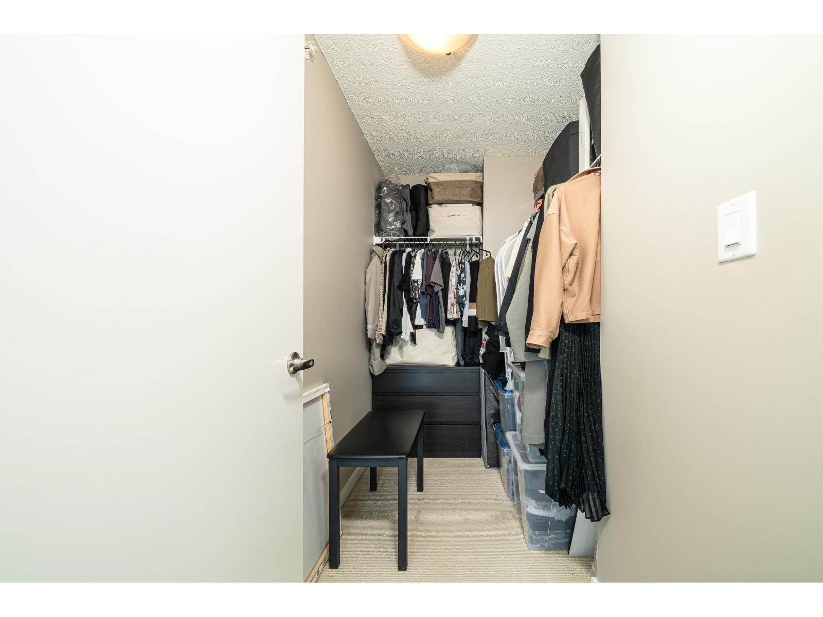 Photo 37 of 3607 9981 Whalley Boulevard, Surrey BC