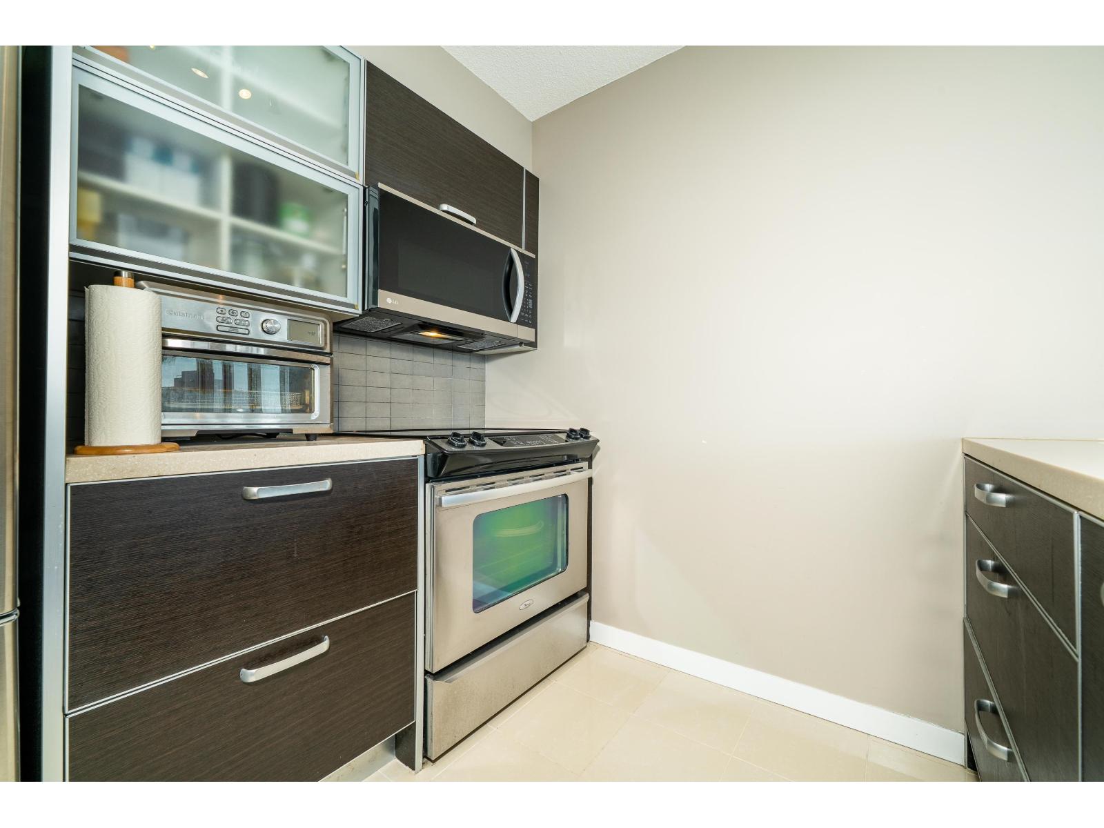 Photo 34 of 3607 9981 Whalley Boulevard, Surrey BC