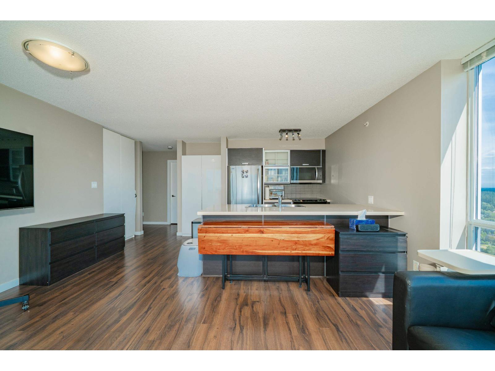 Photo 14 of 3607 9981 Whalley Boulevard, Surrey BC