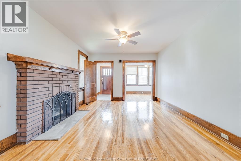 Photo 5 of 446 48 Newbury Street, Windsor ON