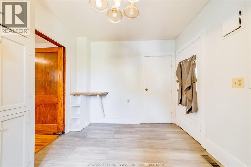 Photo 6 of 446 48 Newbury Street, Windsor ON