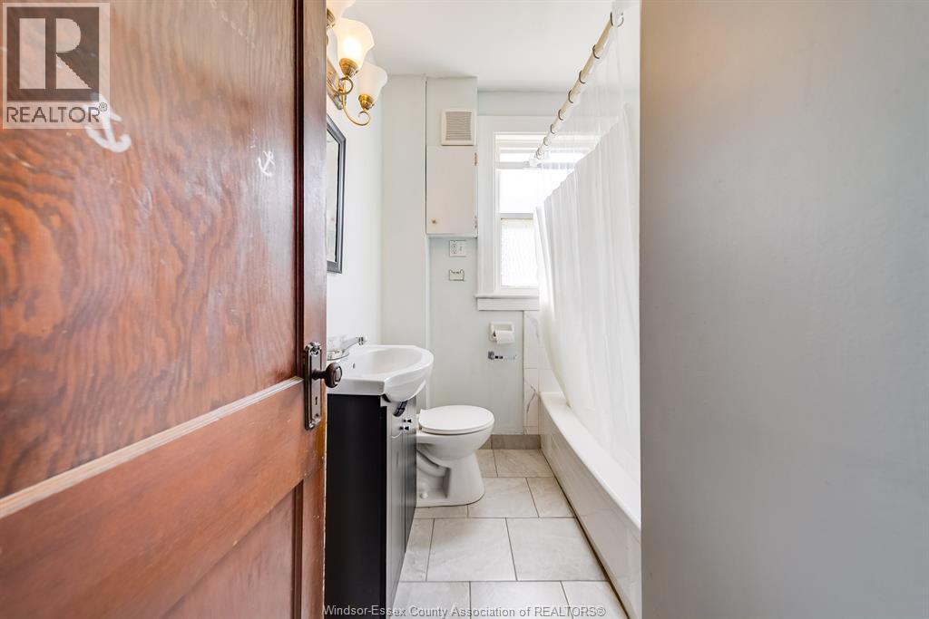 Photo 29 of 446 48 Newbury Street, Windsor ON
