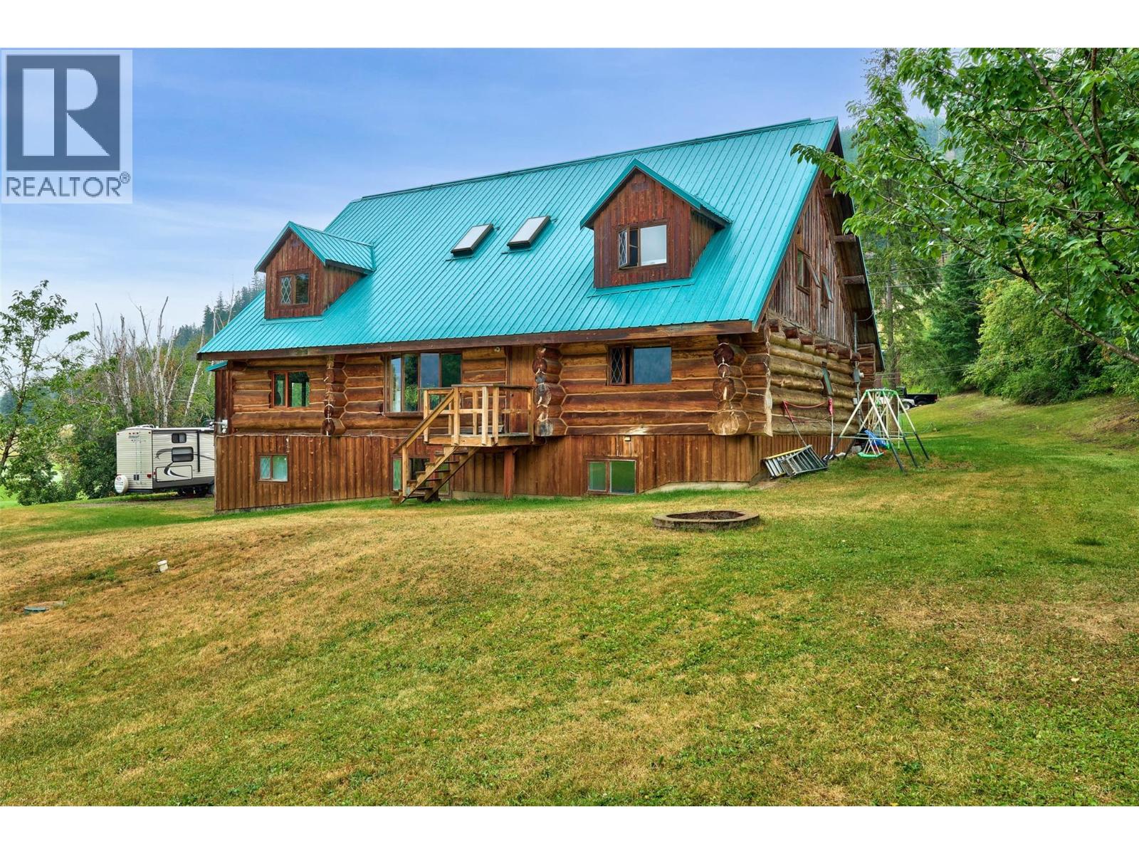 601 YELLOWHEAD HIGHWAY S - 4