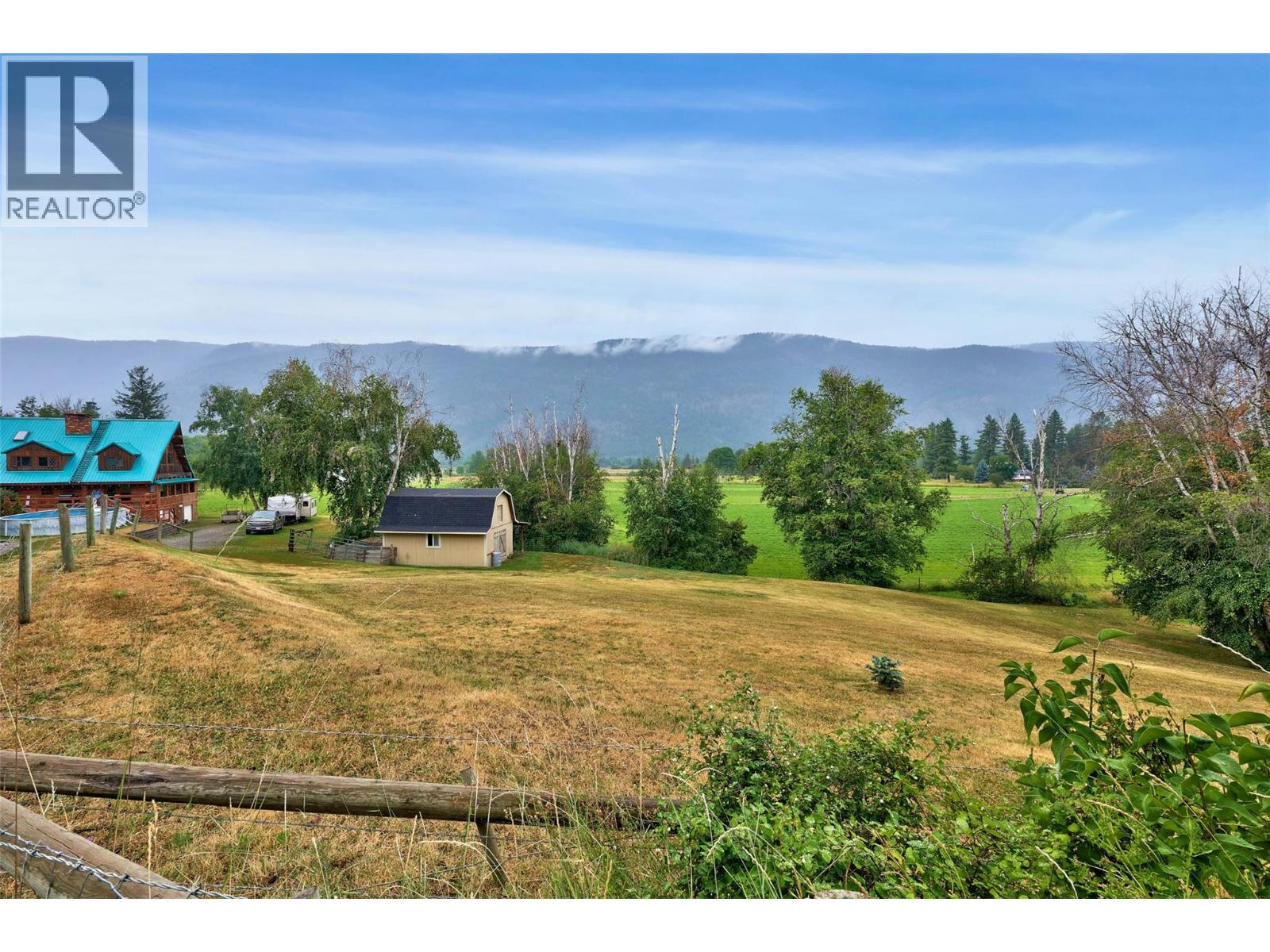 601 Yellowhead Highway S - 52