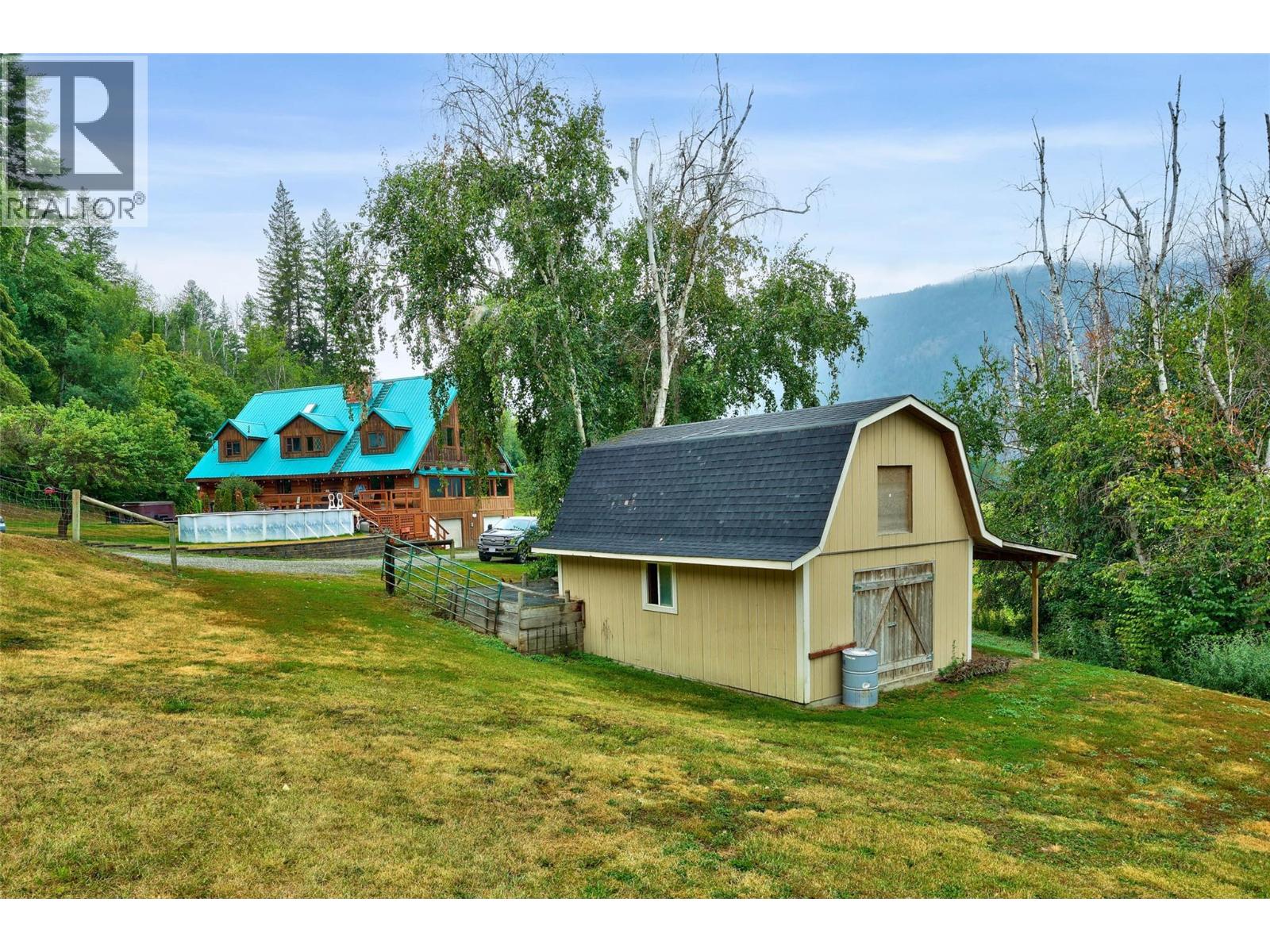 601 Yellowhead Highway S - 44