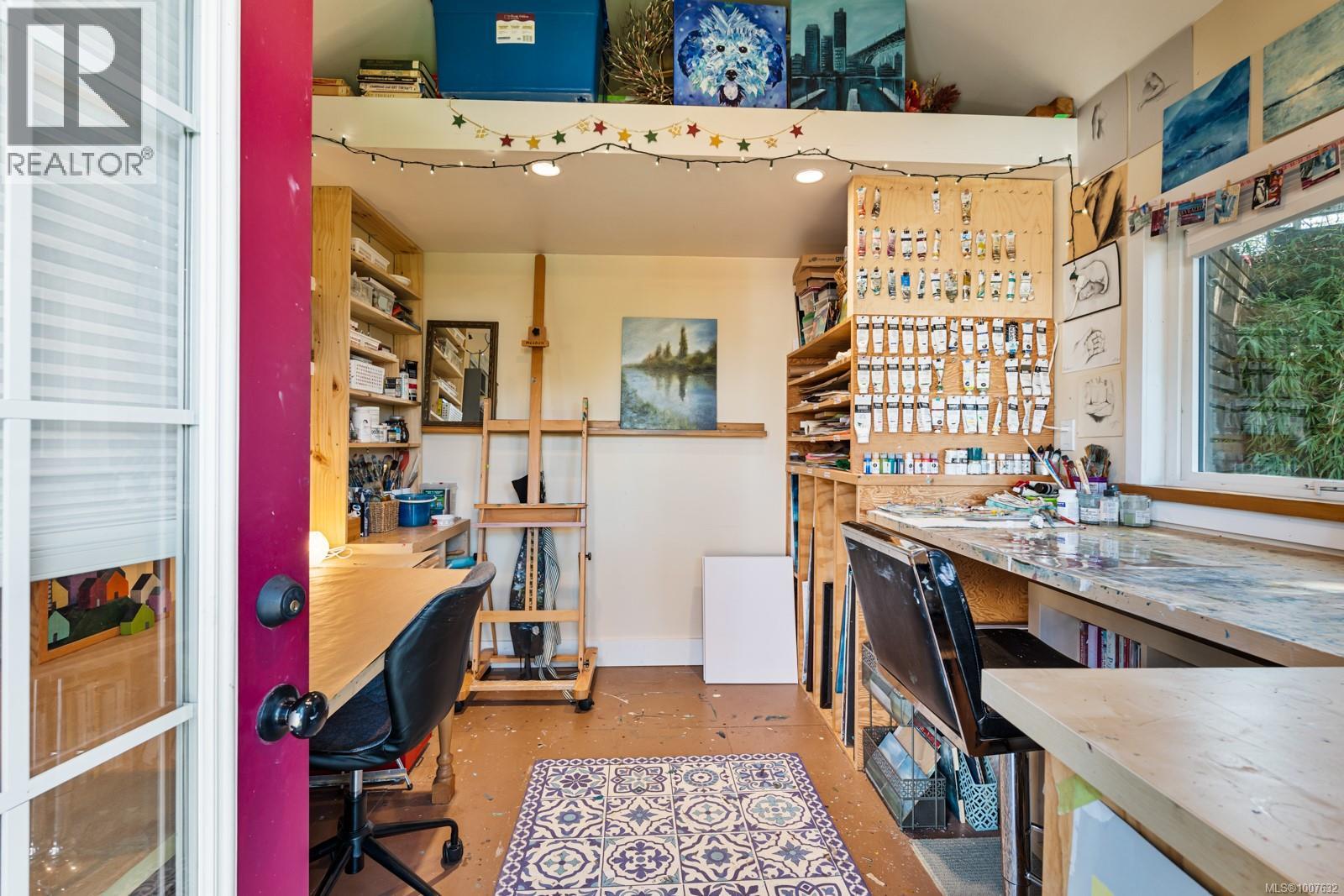 Single Family House Character for Sale in  Fifth St Victoria 